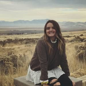 Meet your Posher, Olivia